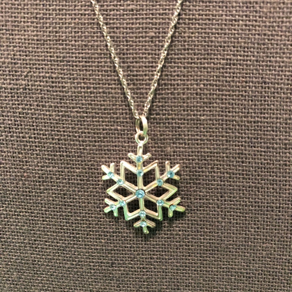 EUC Silver & Blue Snowflake Necklace